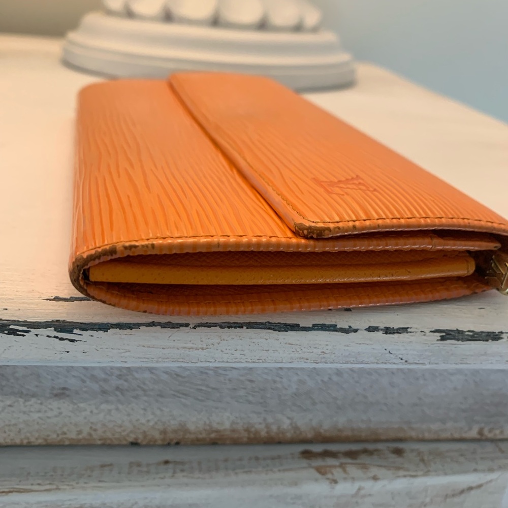 Louis Vuitton Epi wallet - Picture 3 of 6